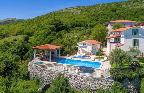 Zagorje House | Gorgeous home in Krsan with WiFi