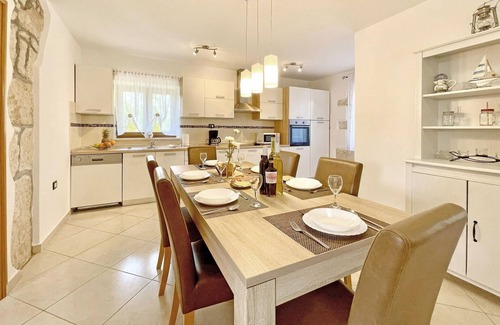 Sumber House | Gorgeous home in Nedescina