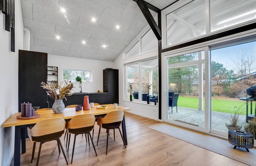 Thyholm House | Gorgeous home in Thyholm with WiFi