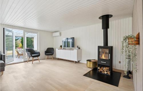 Sønder Nissum House | Gorgeous Home In Ulfborg With Kitchen