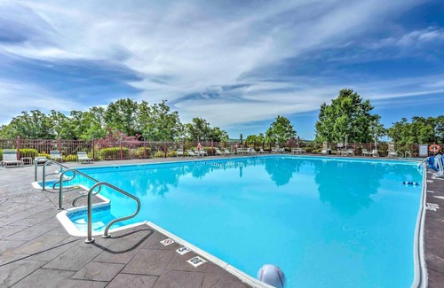 Branson Apartment | Gorgeous Home with Resort Amenities, Mins to Dtwn!