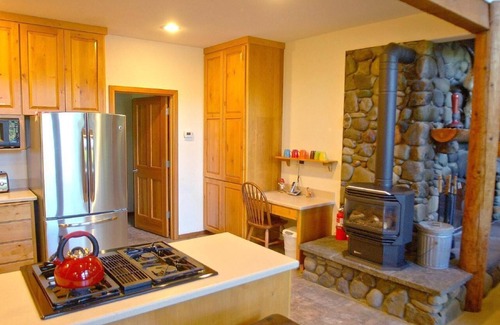 Maple Falls House | Gorgeous Lakefront Cabin