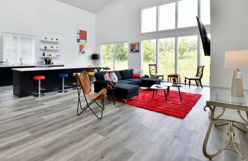 Wayzata House | GORGEOUS MODERN HOUSE VERY STYLED FEW BLOCKS FROM FAMOUS DOWNTOWN OF WAYZATA