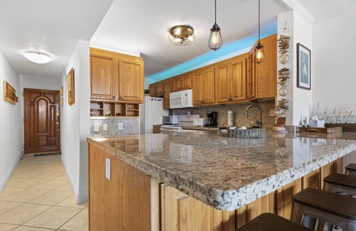 Key Largo Apartment | Gorgeous Moon Bay Condo Heated Pool Beach