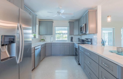 Edgewater House | Gorgeous Newly Renovated Modern Home! Dock, Direct Access to Charlotte Harbor! Fisherman's Delight!
