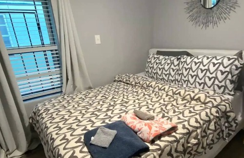 Gladeview House | Gorgeous newly remodeled 5 Bedroom home - sleeps12