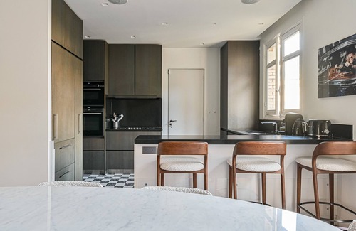 Porte-Dauphine House | Gorgeous Paris Eiffel Tower/Champs Elysées