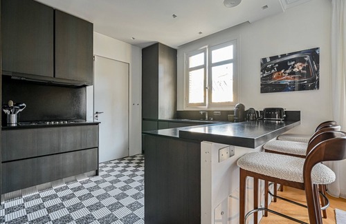 Porte-Dauphine House | Gorgeous Paris Eiffel Tower/Champs Elysées