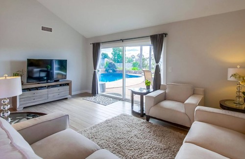 Rancho Penasquitos House | Gorgeous single-family home with POOL/HOT TUB, stunning view & close to airport!