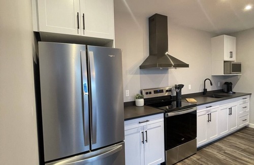 Otonabee-South Monaghan Apartment | Gorgeous suite overlooking Rice Lake. Breathtaking sunrise, peaceful relaxation.