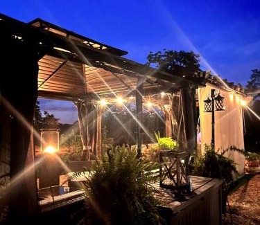 Rogersville House | Gorgeous Tiny House with Indoor and Outdoor Lounging Space in Alabama