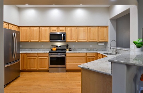 Carmel Pointe House | Gorgeous Townhome in the Heart of Oro Valley - 2 BD, 2 BA