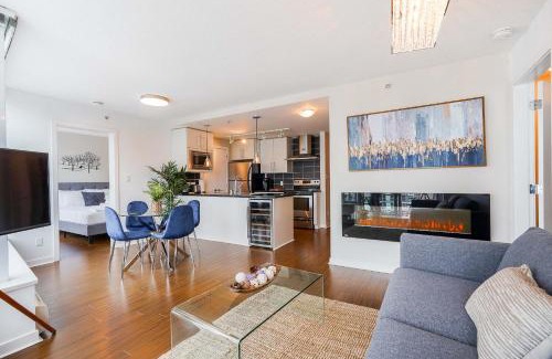 Crosstown Apartment | Gorgeous Unit with City Views
