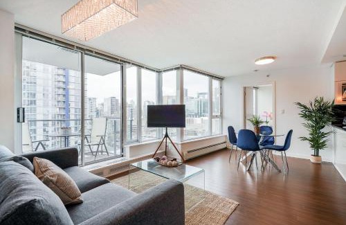 Crosstown Apartment | Gorgeous Unit with City Views