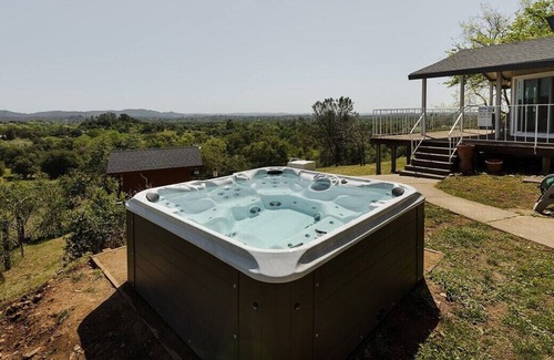 Loomis House | Gorgeous View. Private, Quiet