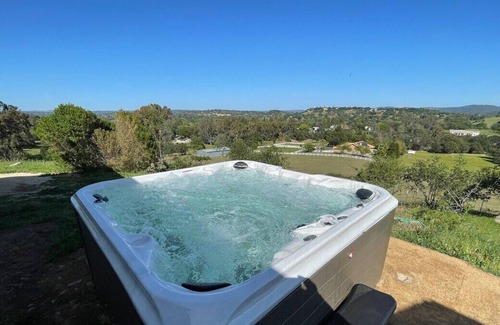 Loomis House | Gorgeous View. Private, Quiet