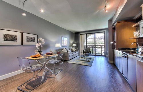 Lake Las Vegas Condo | Gorgeous Views of the Lake, Mountains and Pool, Luxurious 1 bed 1 bath Apt.