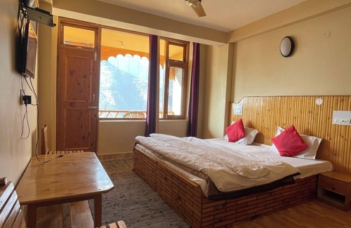 Naggar Hotel | Goroomgo Chanderlata Cottage Naggar Kullu