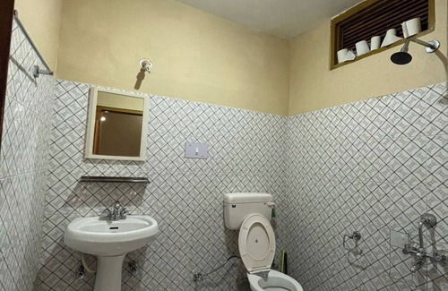 Naggar Hotel | Goroomgo Chanderlata Cottage Naggar Kullu