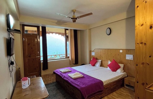 Naggar Hotel | Goroomgo Chanderlata Cottage Naggar Kullu