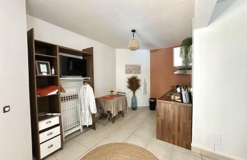 Dampierre Apartment | Gosier en douceur avec détente entre mer, piscine et soleil