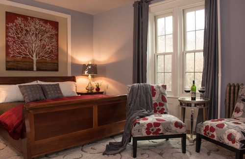 Trumansburg Bed & Breakfast | Gothic Eves Inn and Spa Bed and Breakfast
