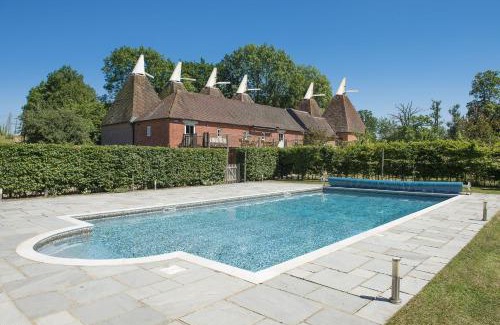 Stonegate House | Goudhurst Oast by Bloom Stays