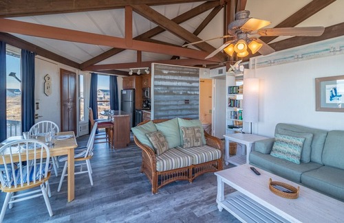 South Nags Head House | Grab your Front Row Seats To(o) this oceanfront home in South Nags Head NC!