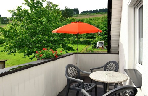 Velmede Apartment | Graceful Apartment in Velmede with Garden
