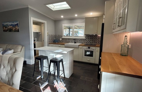 Mount Barker House | "GraciaDeDios" Beautifully renovated 1910 Cottage