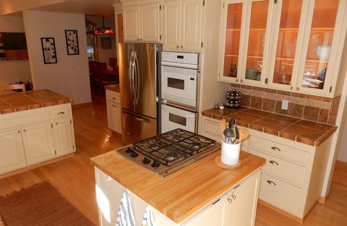 Graeagle House | Graeagle Home On Frazier Creek - Great Decks And Privacy - Close to Town/Shops