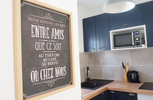 Cavaliere House | Grain de sable, les pieds dans l'eau