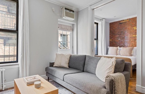 Gramercy Apartment | Gramercy Park 2br w wd balcony nr 6 train NYC-947