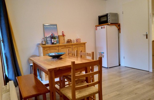 Saint-Pierre-de-Chartreuse Apartment | Grand studio à l'orée du bois en chartreuse