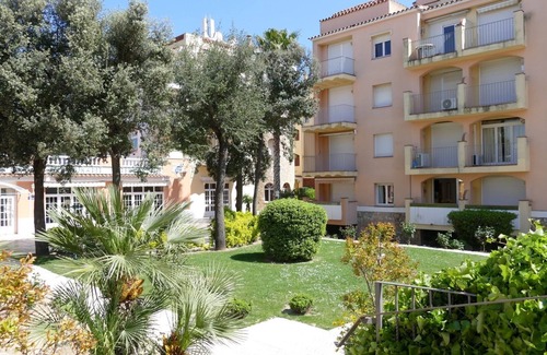 Empuriabrava Apartment | Gran Reserva - Apt for 4 people 2 steps from the beach, shops and restaurants
