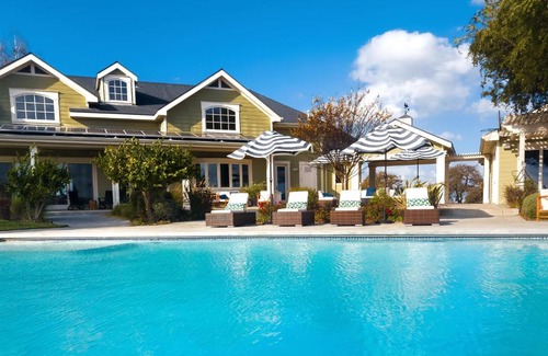 Paso Robles House | Granada by AvantStay - Secluded Estate w Vineyard Views Pool