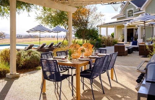 Paso Robles House | Granada by AvantStay - Secluded Estate w Vineyard Views Pool