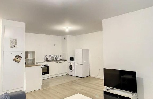 Sarcelles Apartment | Grand Appart spacieux terrasse parking 2pers wifi