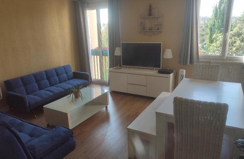Aix-en-Provence Apartment | Grand appartement de charme calme et lumineux parking compris