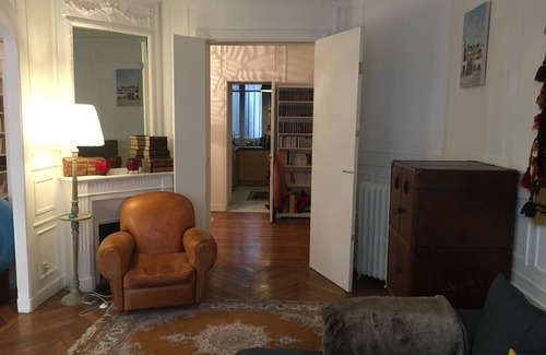 Quartier de Javel Apartment | Grand Appartement Haussmannien Proche de la Tour Eiffel et du Bois de Boulogne