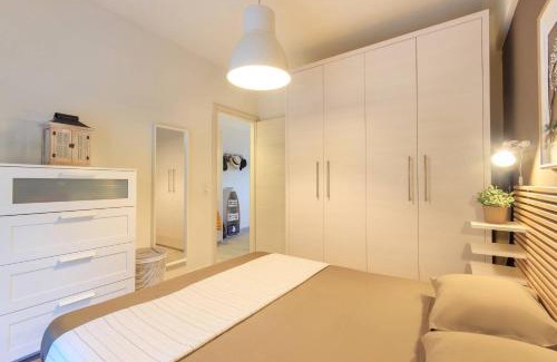 Chrisi Akti Apartment | Grand Blue Apartment