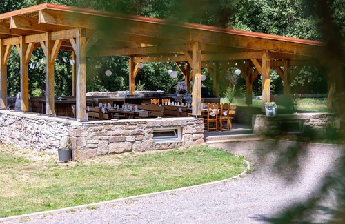 Corcieux Ski Chalet | Grand Chalet-gîte 22 Couchages, Pleine Nature Avec Jacuzzi et Étang Privatif