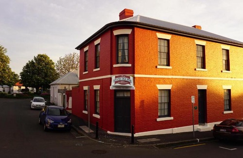 Battery Point Apartment | Grand Old Duke