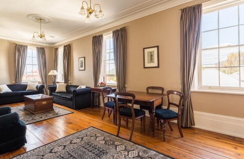 Battery Point Apartment | Grand Old Duke