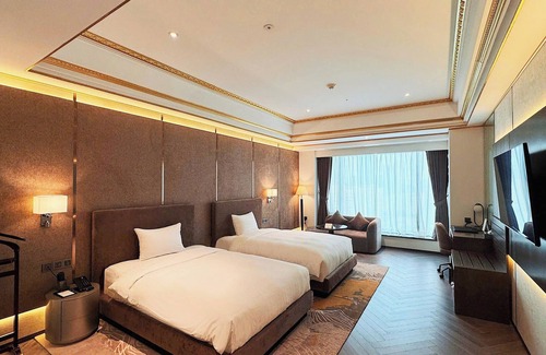 Trung Hoa Nhan Chinh Hotel | Grand Plaza Hotel Hanoi
