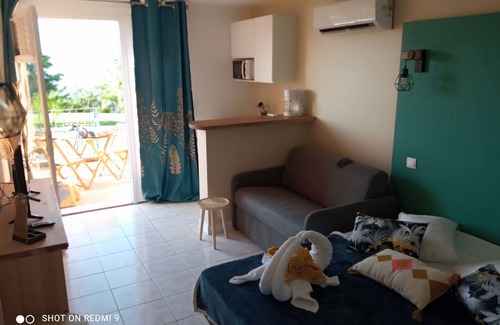 Trois-Ilets Hotel | Grand Studio Meublé à 5min à Pieds de la Plage et Restaurants