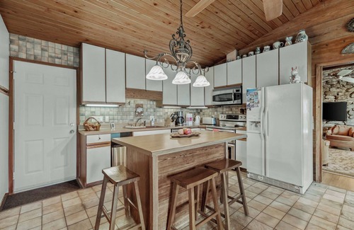 Cullowhee House | Grand View at Smoky Ridge - Generational family home with large deck