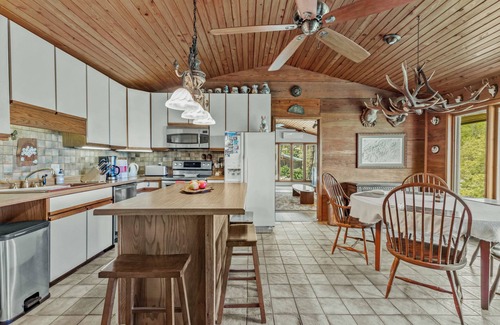 Cullowhee House | Grand View at Smoky Ridge - Generational family home with large deck