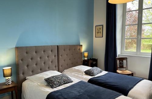 Deux-Chaises House | Grande demeure, jardin clos, clim, proche Moulins - gîte avec draps et ménage inclus - FR-1-489-126