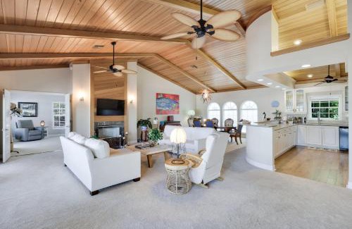 Sanibel House | Grandma Dot's House- Marina Villa with Pool and Bikes